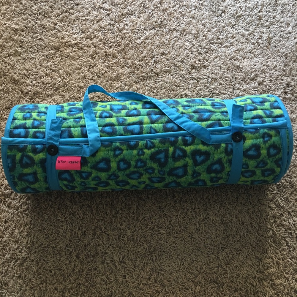 Betsey Johnson beach mat
